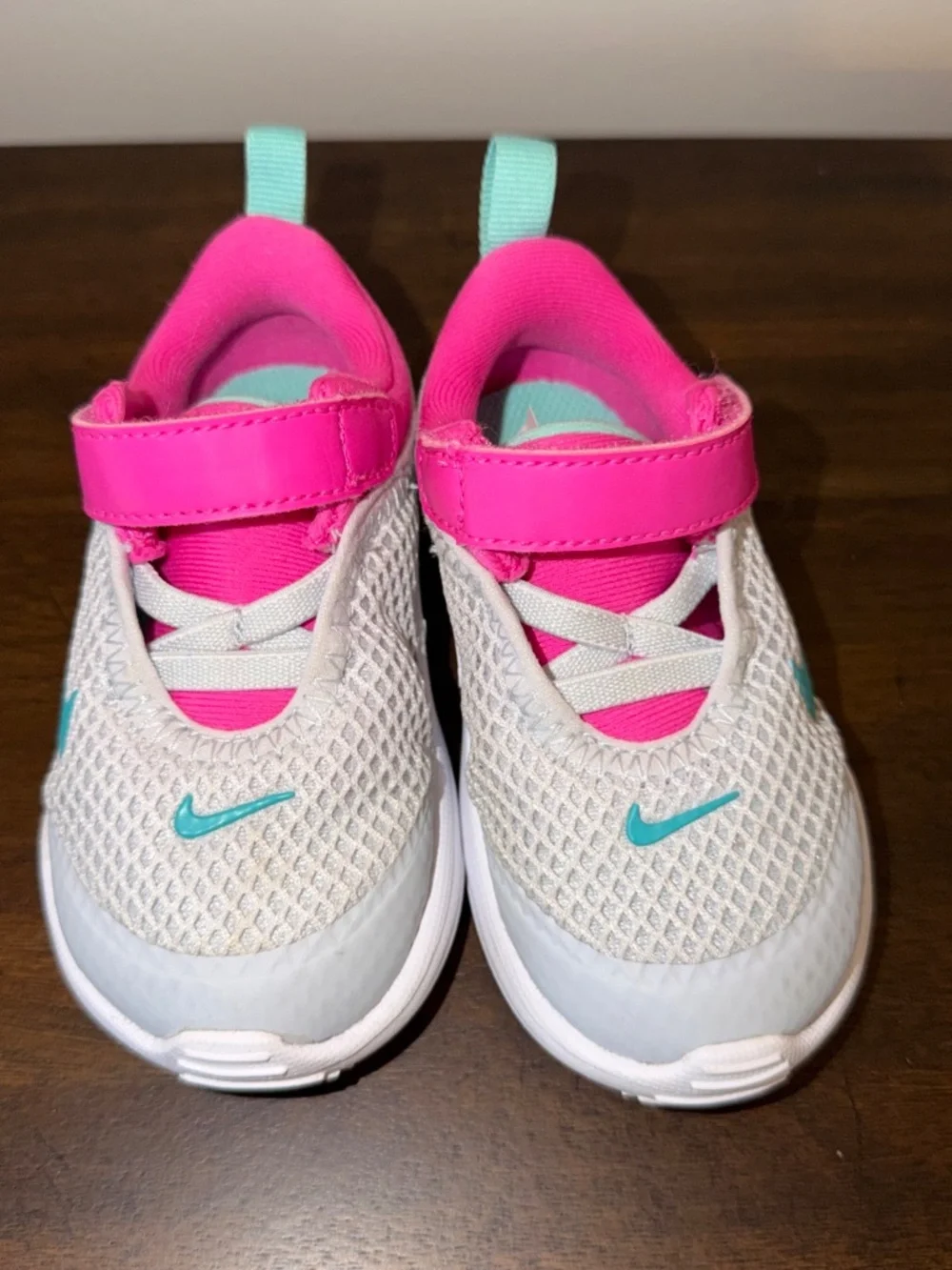Nike Baby Water Mesh Sneakers Pink and White Size 5C Toddler Shoes Pre-owned EUC